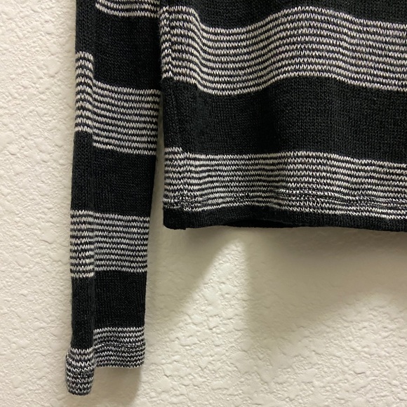 NEW Black & White Striped Lightweight Sweater - Picture 3 of 5